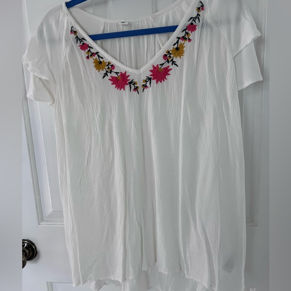 Old Navy Embroidered White Women's Top NWT